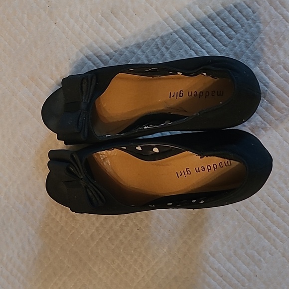 Steve Madden Girl LUCKIE Black Canvas Pump, 6.5 - MSRP $59 - Picture 4 of 8